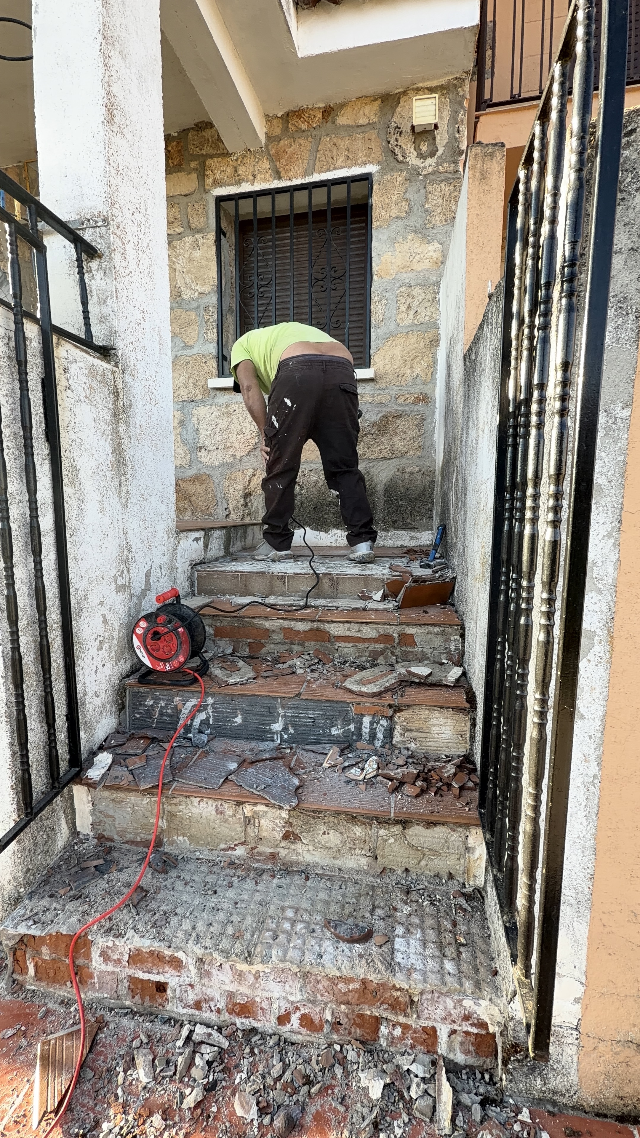 Reforma de escaleras antes